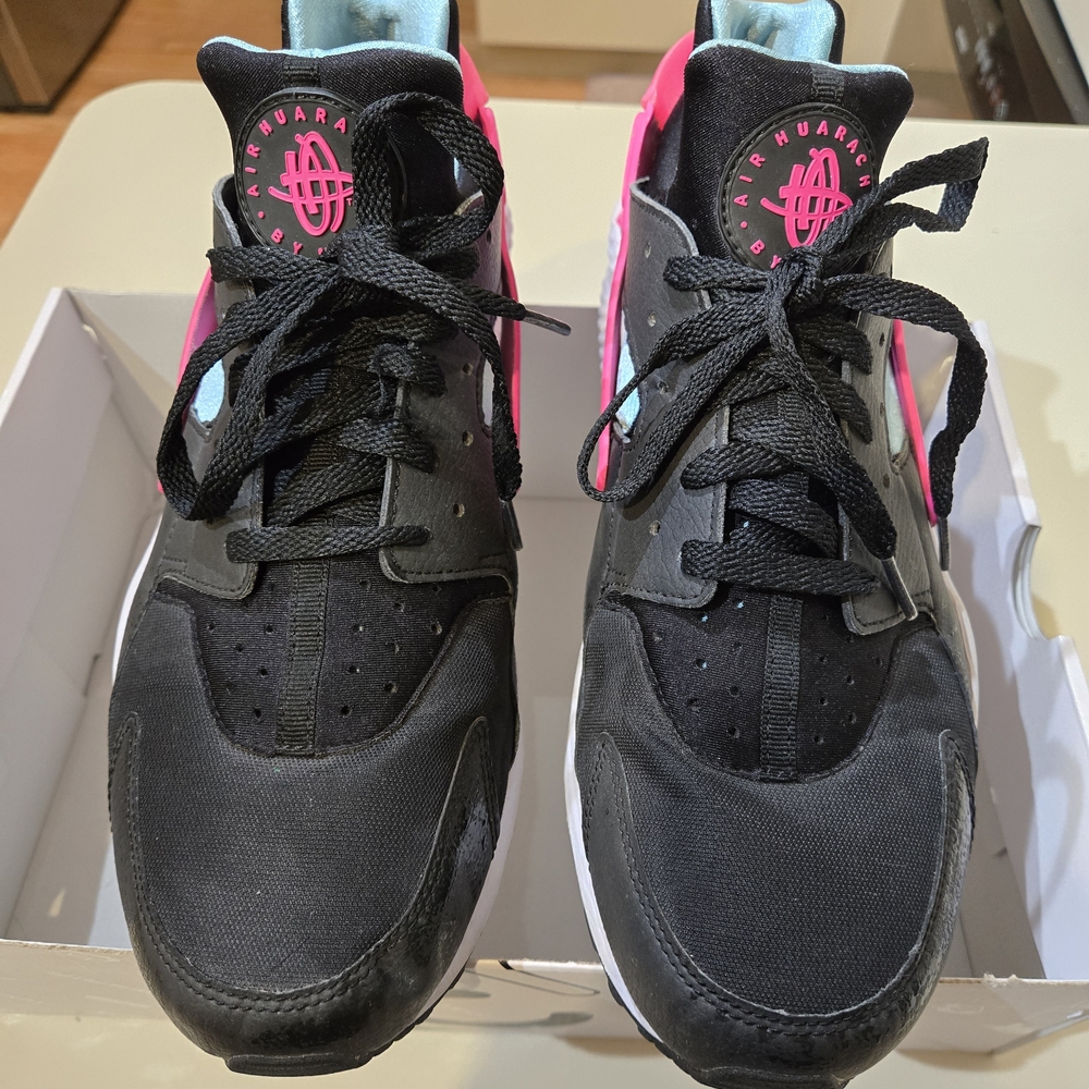 Nike Men's Black & Hot Pink Air Huarache Athletic Sneakers